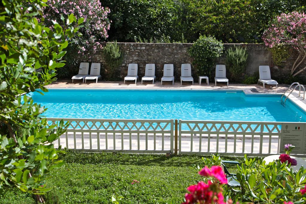 Hotel San Filis San Felice del Benaco Bagian luar foto
