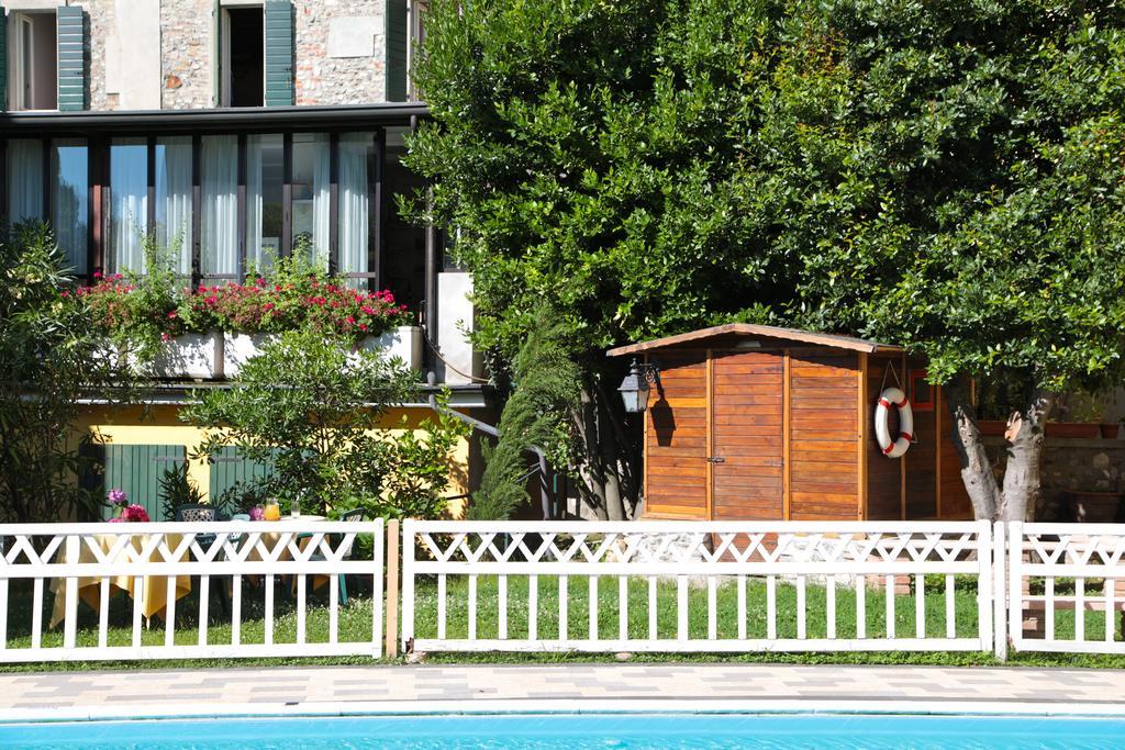 Hotel San Filis San Felice del Benaco Bagian luar foto