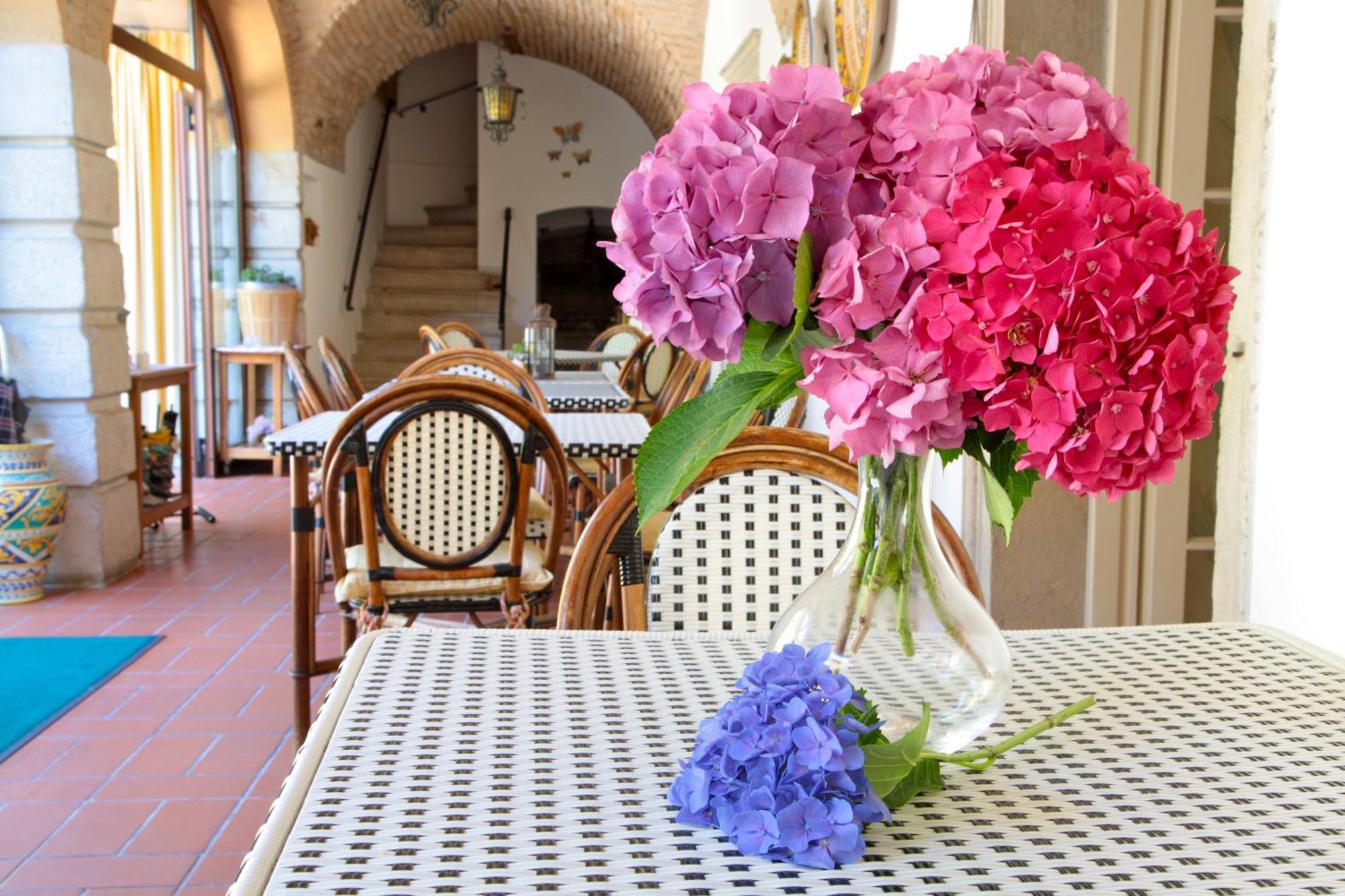 Hotel San Filis San Felice del Benaco Bagian luar foto