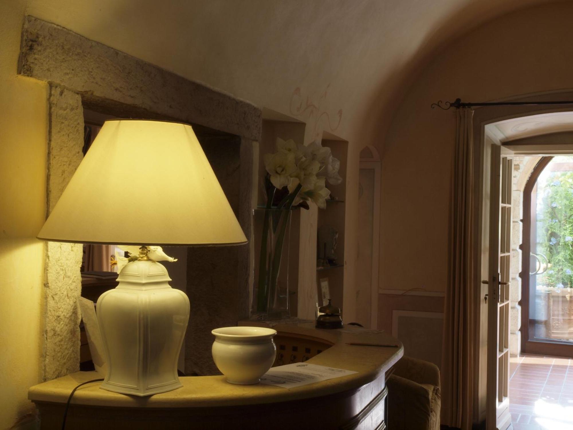 Hotel San Filis San Felice del Benaco Bagian luar foto