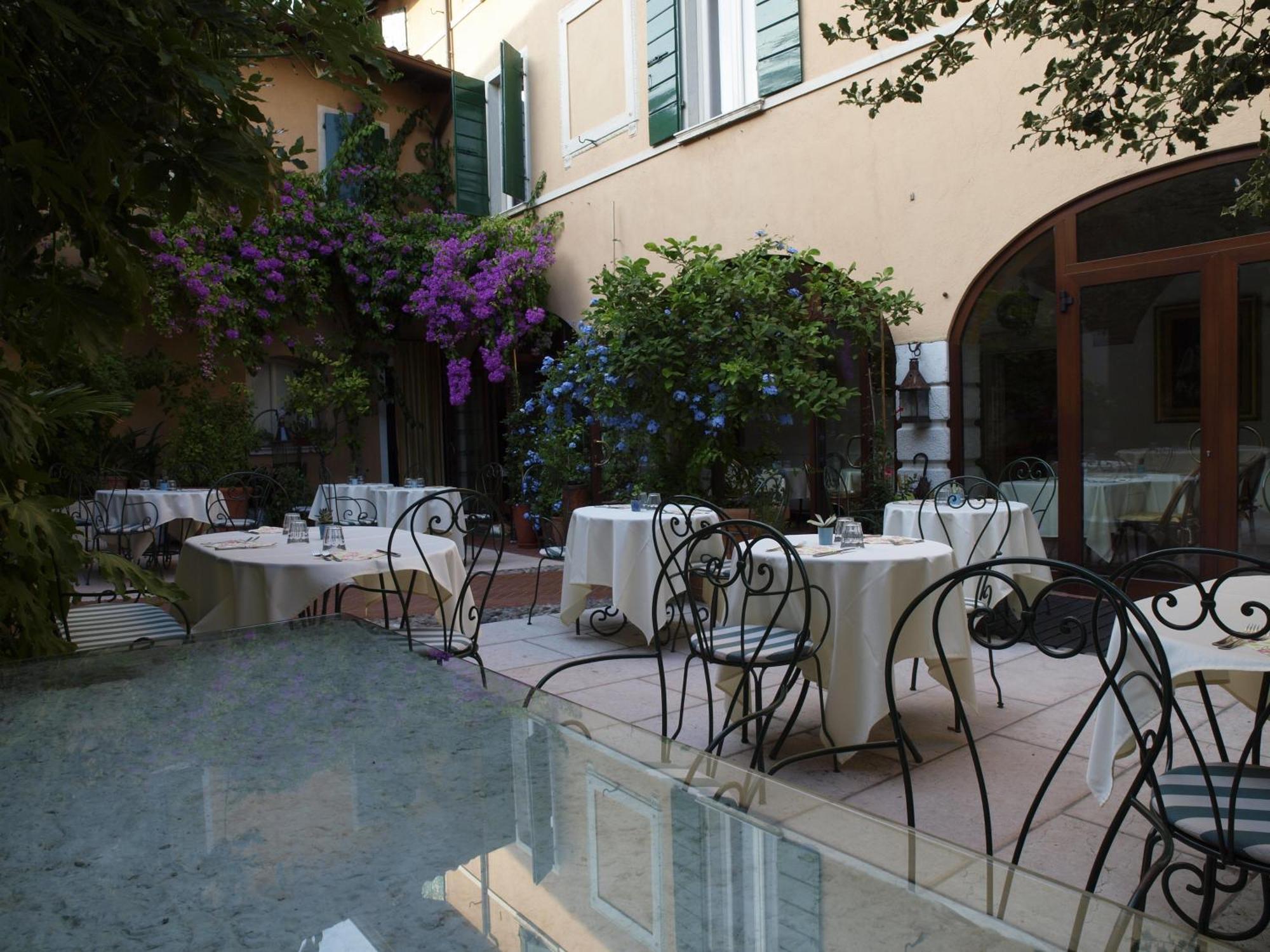 Hotel San Filis San Felice del Benaco Bagian luar foto