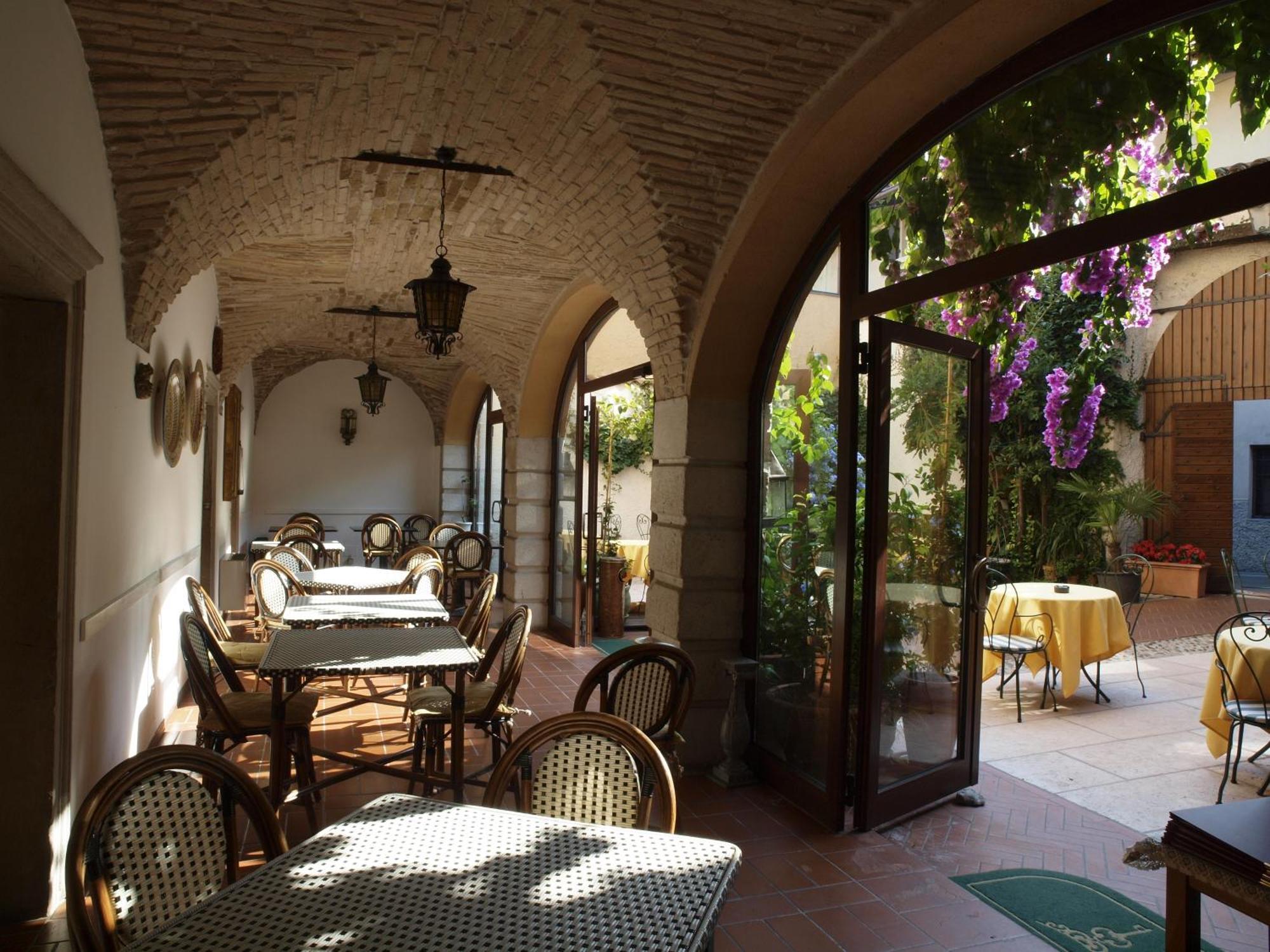 Hotel San Filis San Felice del Benaco Bagian luar foto