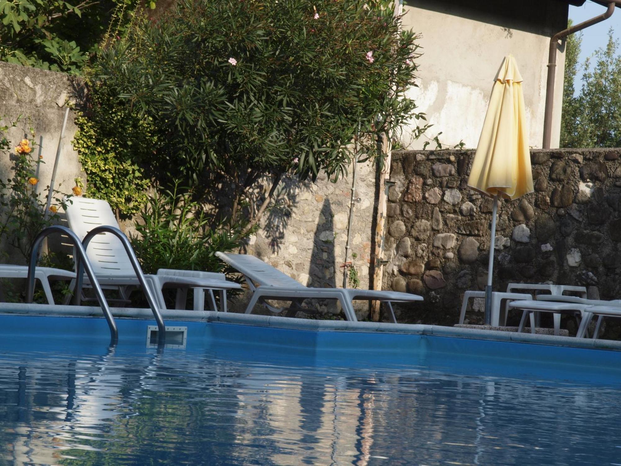 Hotel San Filis San Felice del Benaco Bagian luar foto