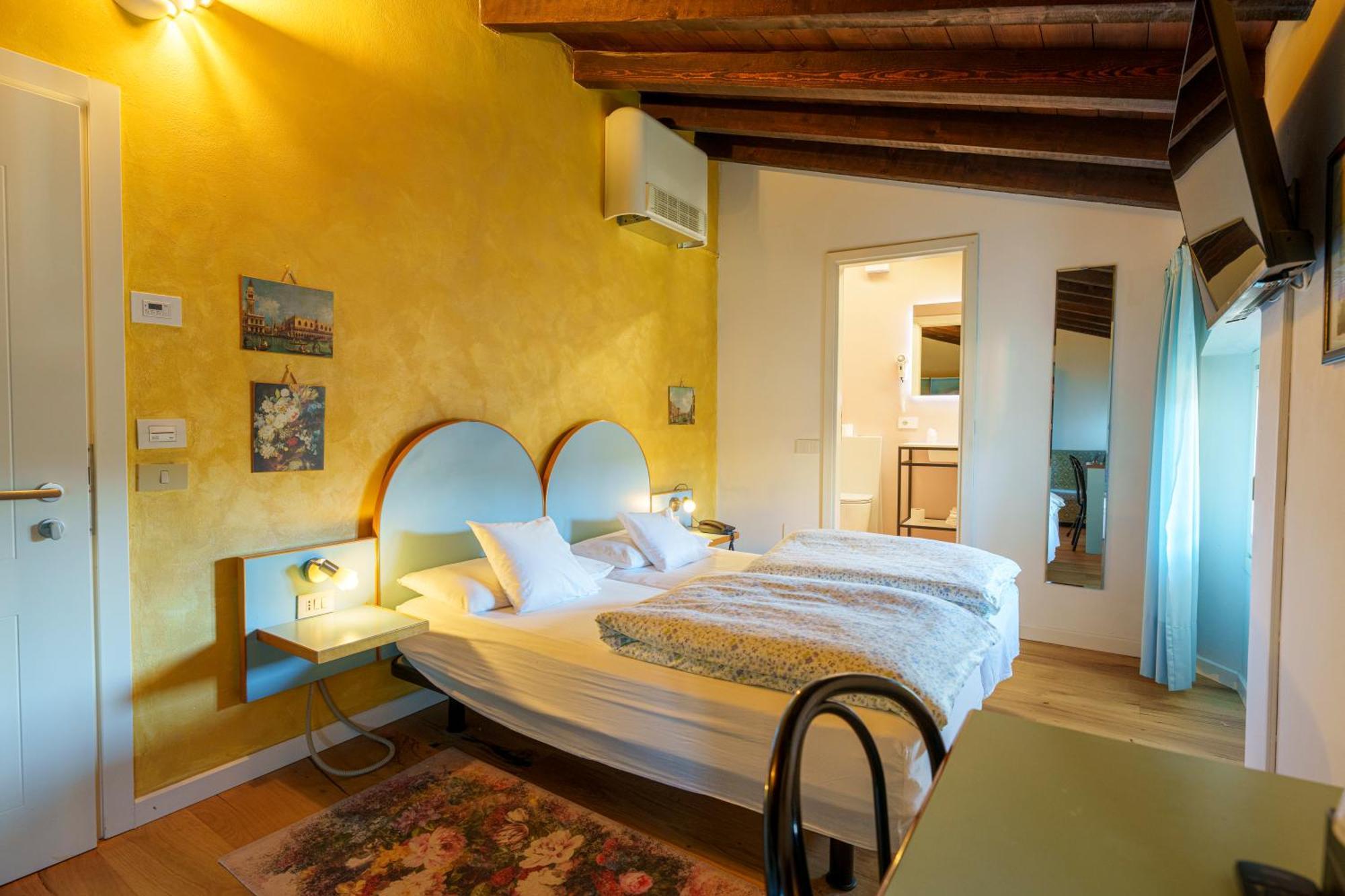Hotel San Filis San Felice del Benaco Bagian luar foto
